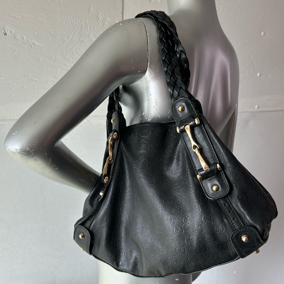 Gucci Handbags - Authentic Gucci leather shoulder bag